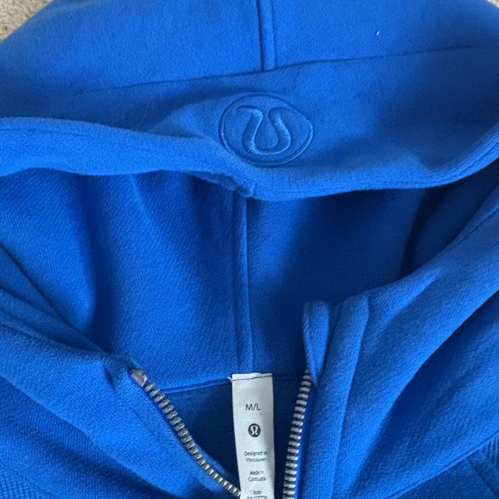 BLUE LULULEMON Scuba Half zip hoodie. Size medium/large, good as new! - Picture 2 of 4